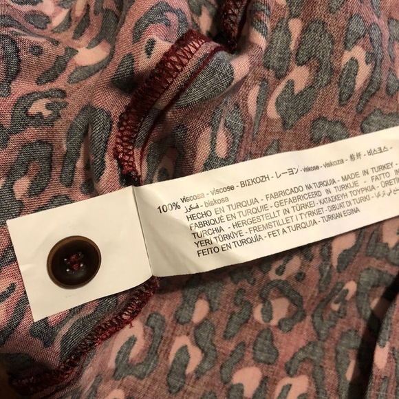 ⭐️Zara Animal Print Button Down Crop Top - Picture 4 of 7